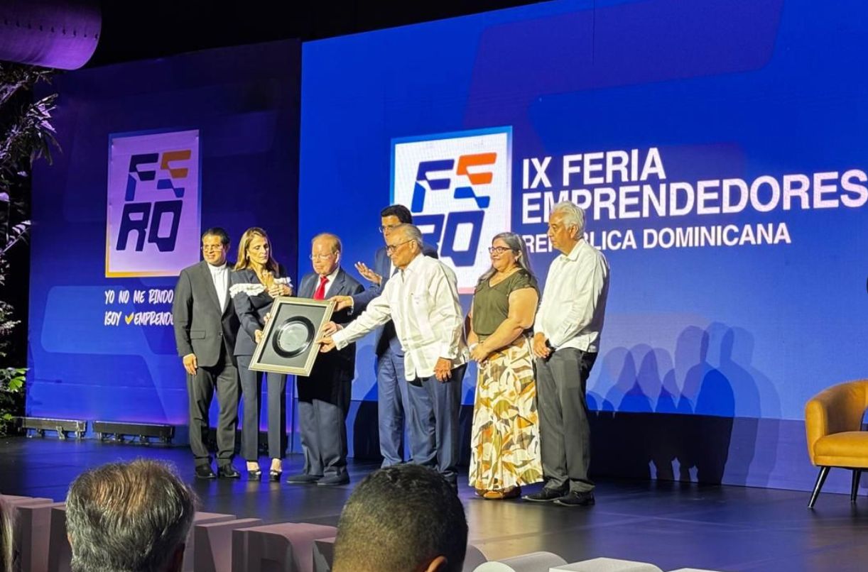 UNICARIBE participa en la IX Feria de Emprendedores de la República Dominicana