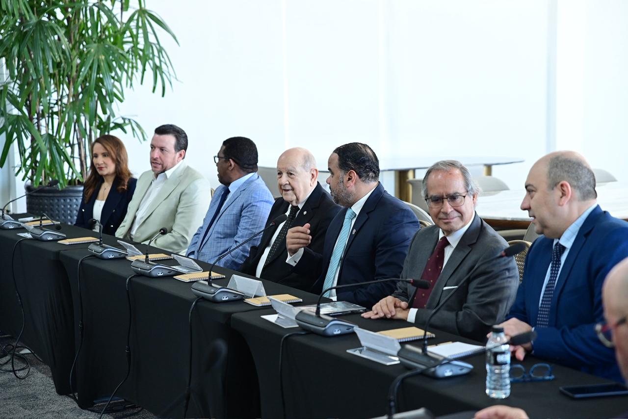 Franklyn Holguín primer presidente del CCC