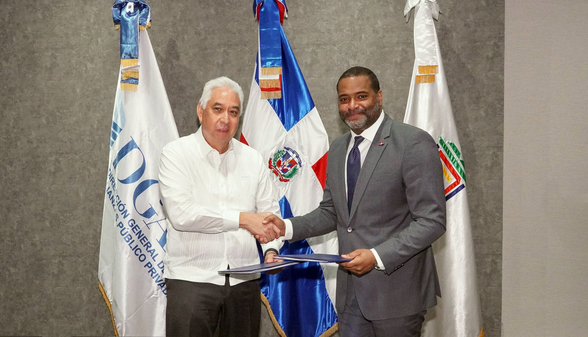 UNICARIBE y la DGAPP firman acuerdo de cooperación educativa para fortalecer la formación especializada en la República Dominicana