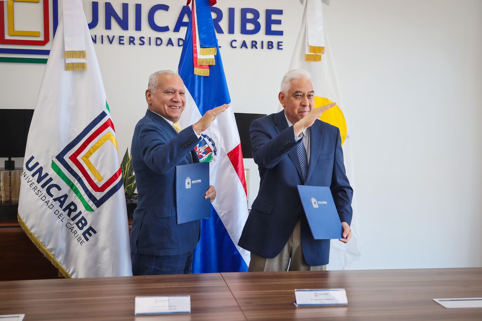 Universidad del Caribe (UNICARIBE) y Tripulantes VIP firman acuerdo de cooperación educativa para fortalecer la formación aeronáutica