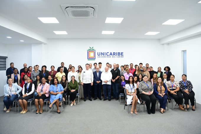UNICARIBE dedica aula a Samuel L. Ferguson