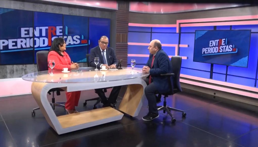 El profesor Marlon Molina aborda los retos de la ciberseguridad en el programa Entre Periodistas