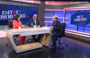 El profesor Marlon Molina aborda los retos de la ciberseguridad en el programa Entre Periodistas