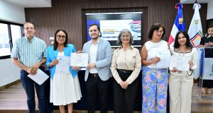 UNICARIBE reconoce el compromiso de los integrantes de su Club de Lectura