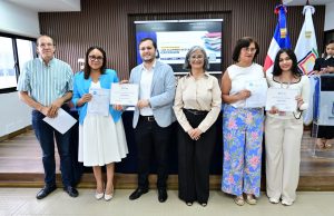 UNICARIBE reconoce el compromiso de los integrantes de su Club de Lectura