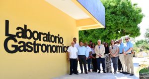 UNICARIBE y FAO visitan laboratorio gastronómico del Instituto Politécnico de Azua para conocer iniciativas de formación sostenible